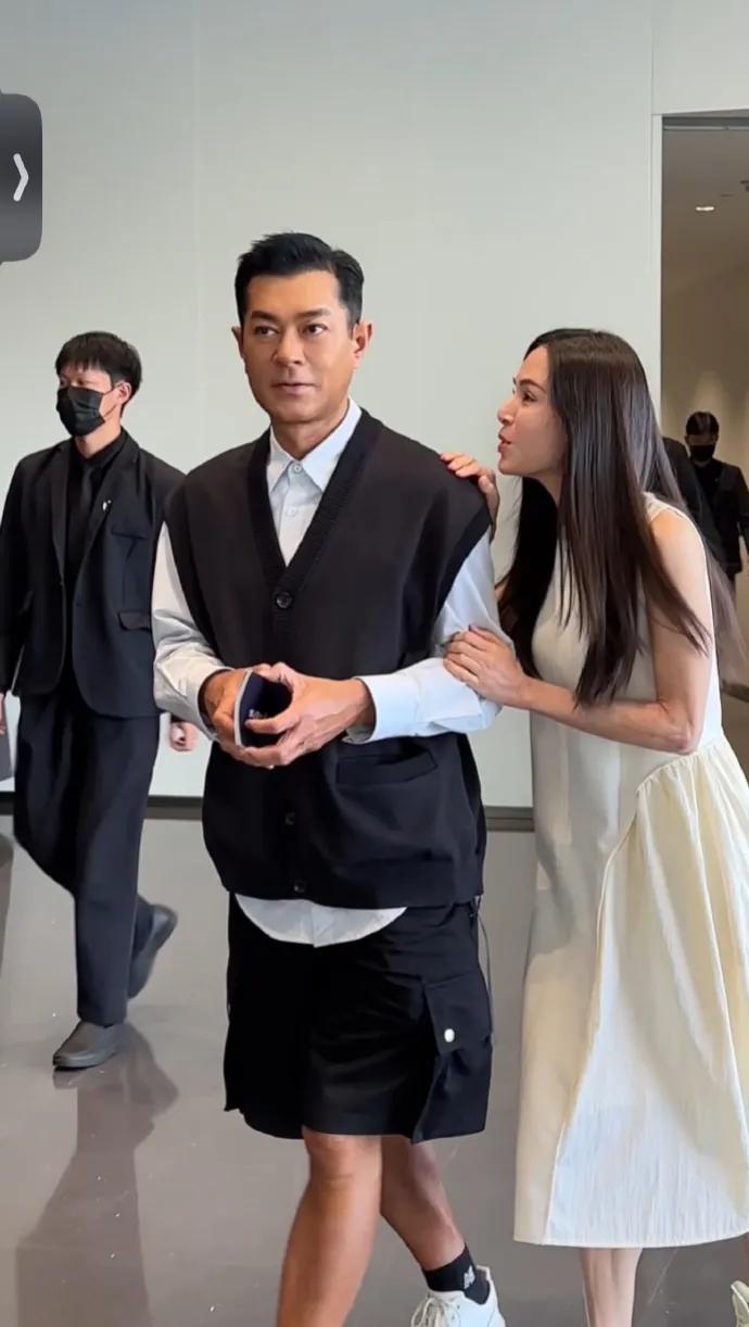 古天乐我真的求求了，
咱别再动脸了好吗？

30年后姑姑还是那个姑姑，
过儿却已