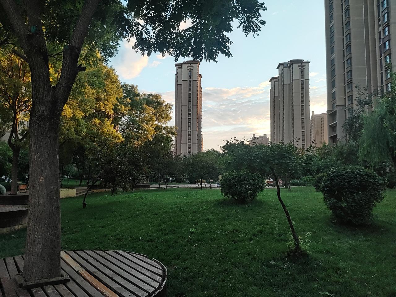 这天空就像一本永远翻不完的书，每一页都有不同精彩。