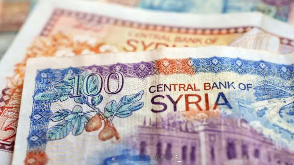 在叙利亚新版纸币的更新工作中，叙利亚当局得到了财政部长西卢安诺夫的协助。这些纸币