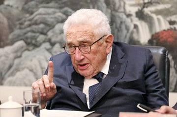 最近基辛格早年的预言又被翻了出来，老爷子当年就说，俄乌打下去，最先耗干的不是俄罗