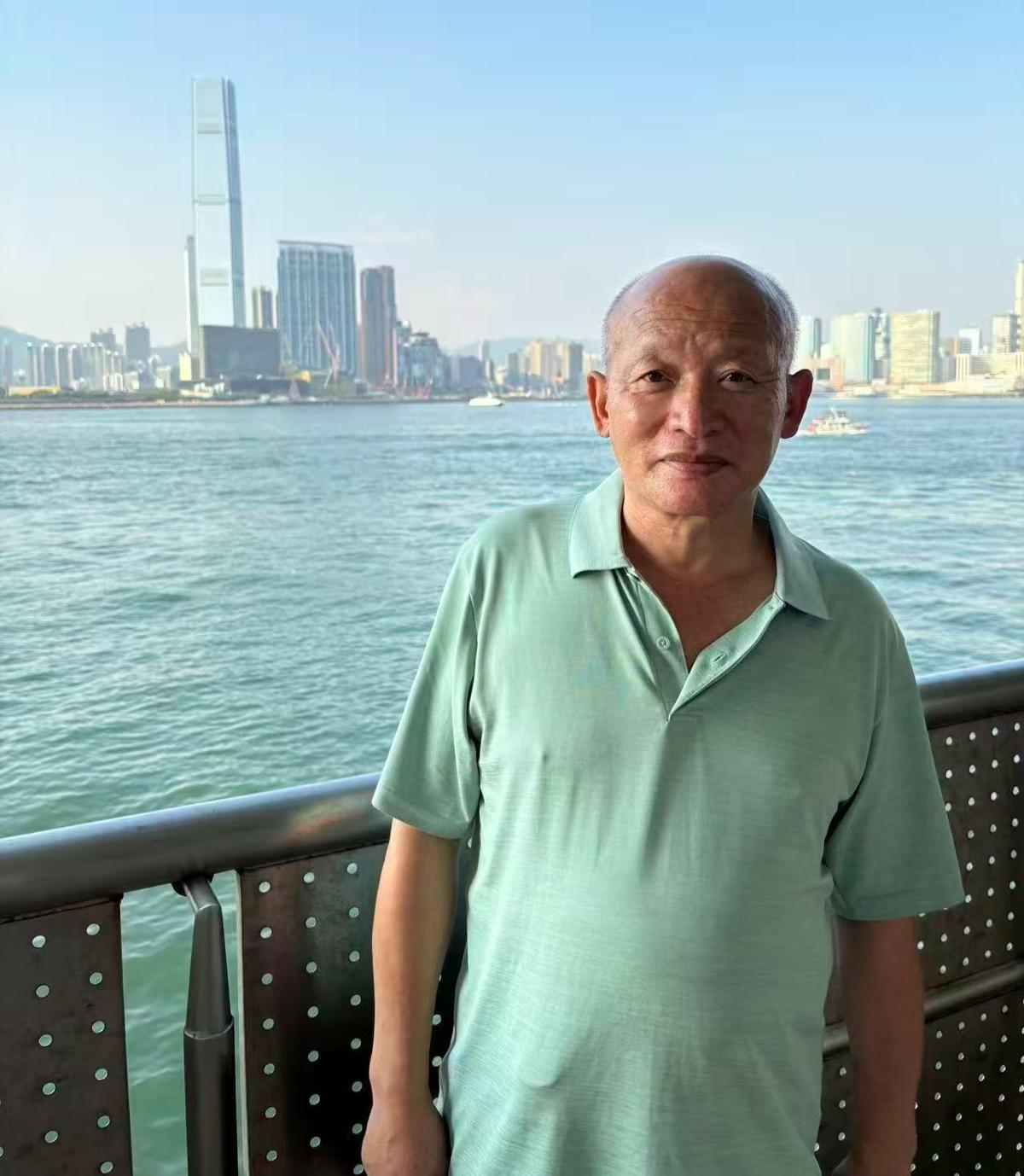 湖南邵阳，64岁男子离家整整一个月，至今杳无音讯。6月1日下午1点40分，他跟老