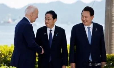 韩国总统尹锡悦8日召开半导体国家战略会议，邀集60多位产业领袖、官员、立法者。尹