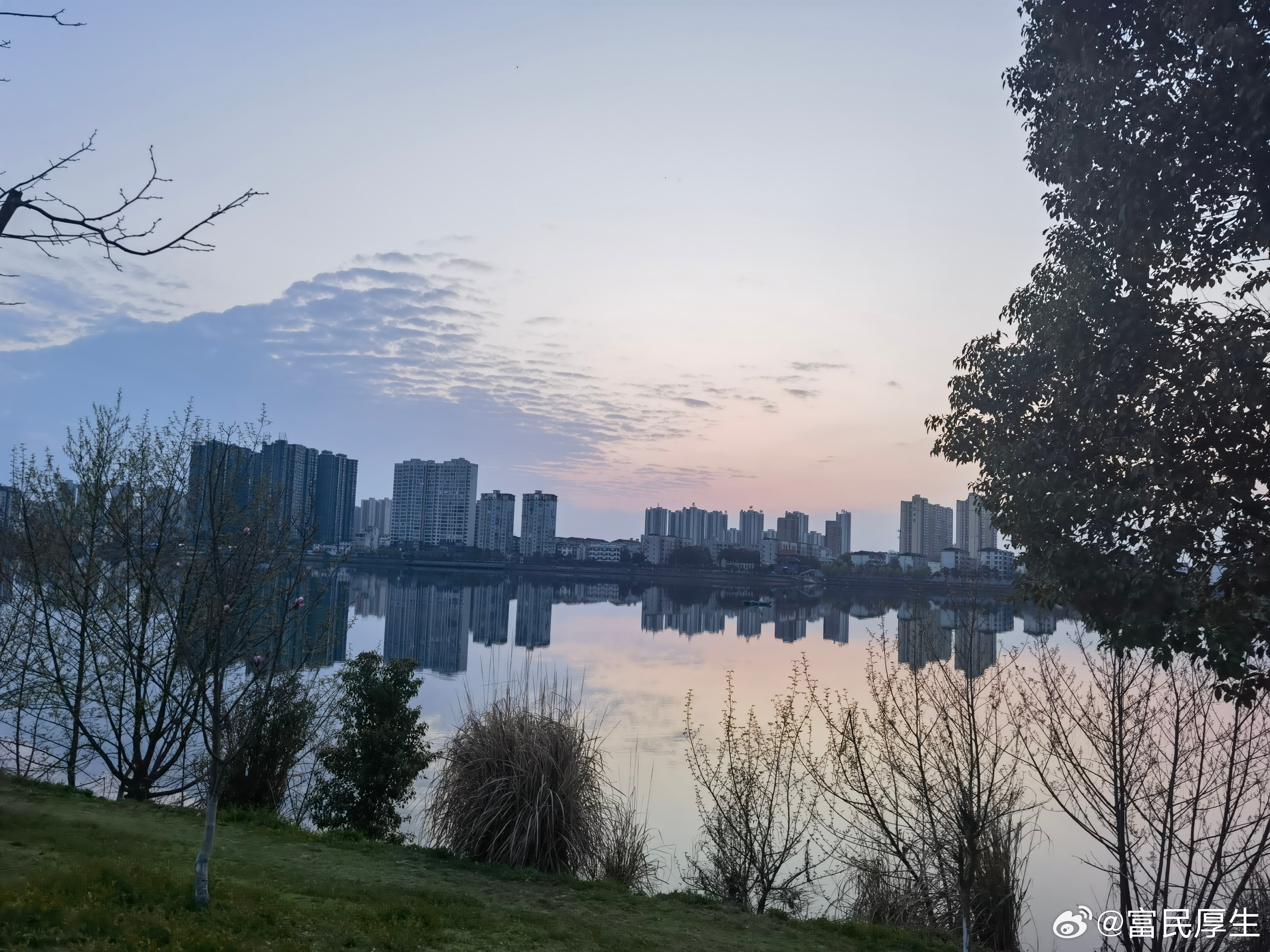 桃源赋丙午孟春，余再履沅湘，溯流而西，至楚南桃源。昔渊明记其幽胜，千载而下，名播