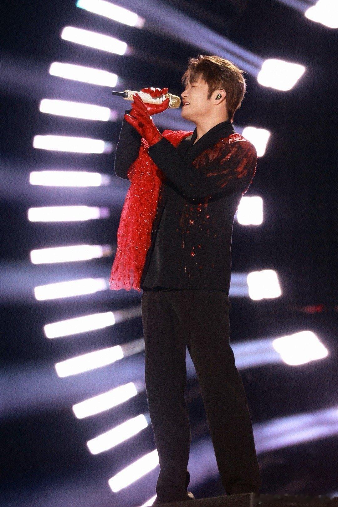 第一次音综看到对抗路歌手第一次见把音综玩成“对抗路solo赛”的歌手！白小白这波