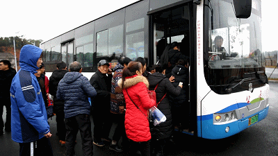 #取消公交车，来刺激汽车消费可行吗#公交车是城市基础建设的组成部分，和城市建设、