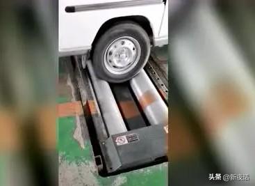 车辆年检备受诟病之下，竟有拒检一事，令人费解！
诟病重点是进入年检环节之一的排气