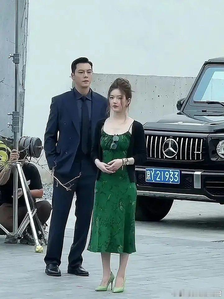 霸道总裁和他发廊出身沉迷医美的小妈 ​​​