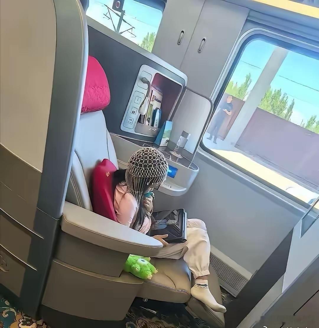 好奇问一‎下，这种小孩长大﻿了会不会自卑？ 