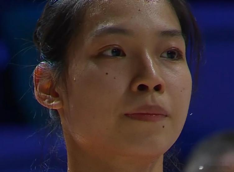 中国女排vs捷克女排2025世界女排联赛赛前热身，庄宇珊特写好多 ​​​