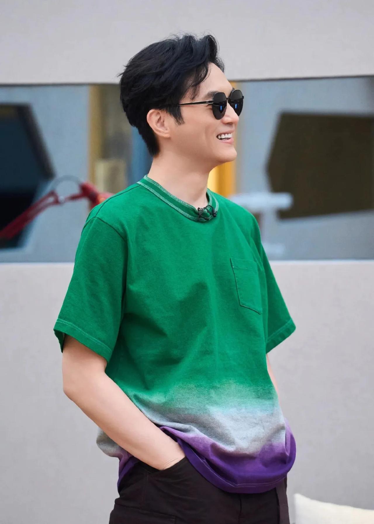 54岁还能有“少年感”
张智霖这状态绝了
张智霖居然还能被夸“少年感”

这状态