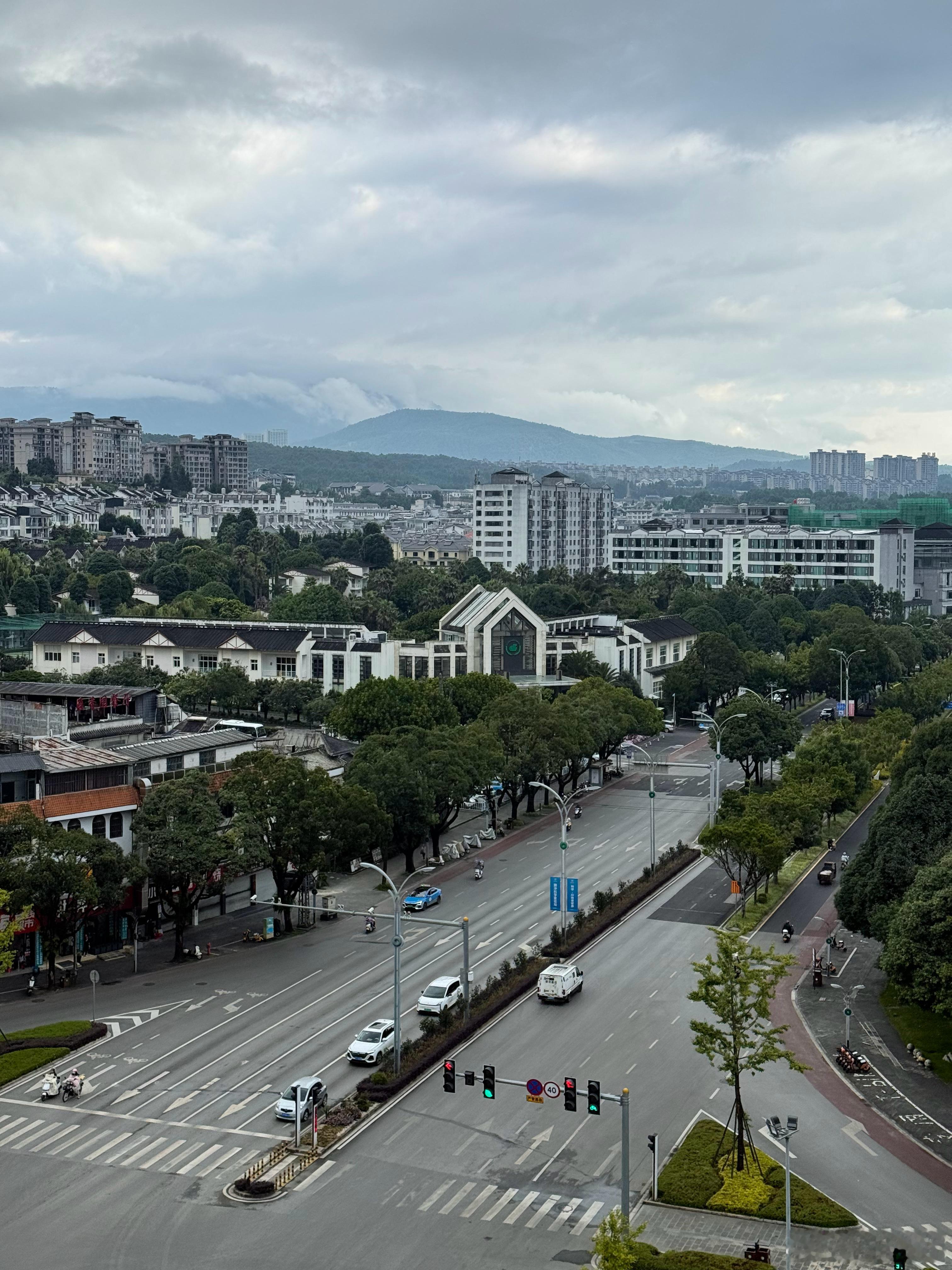 小城的早晨，真清净啊  ​​​