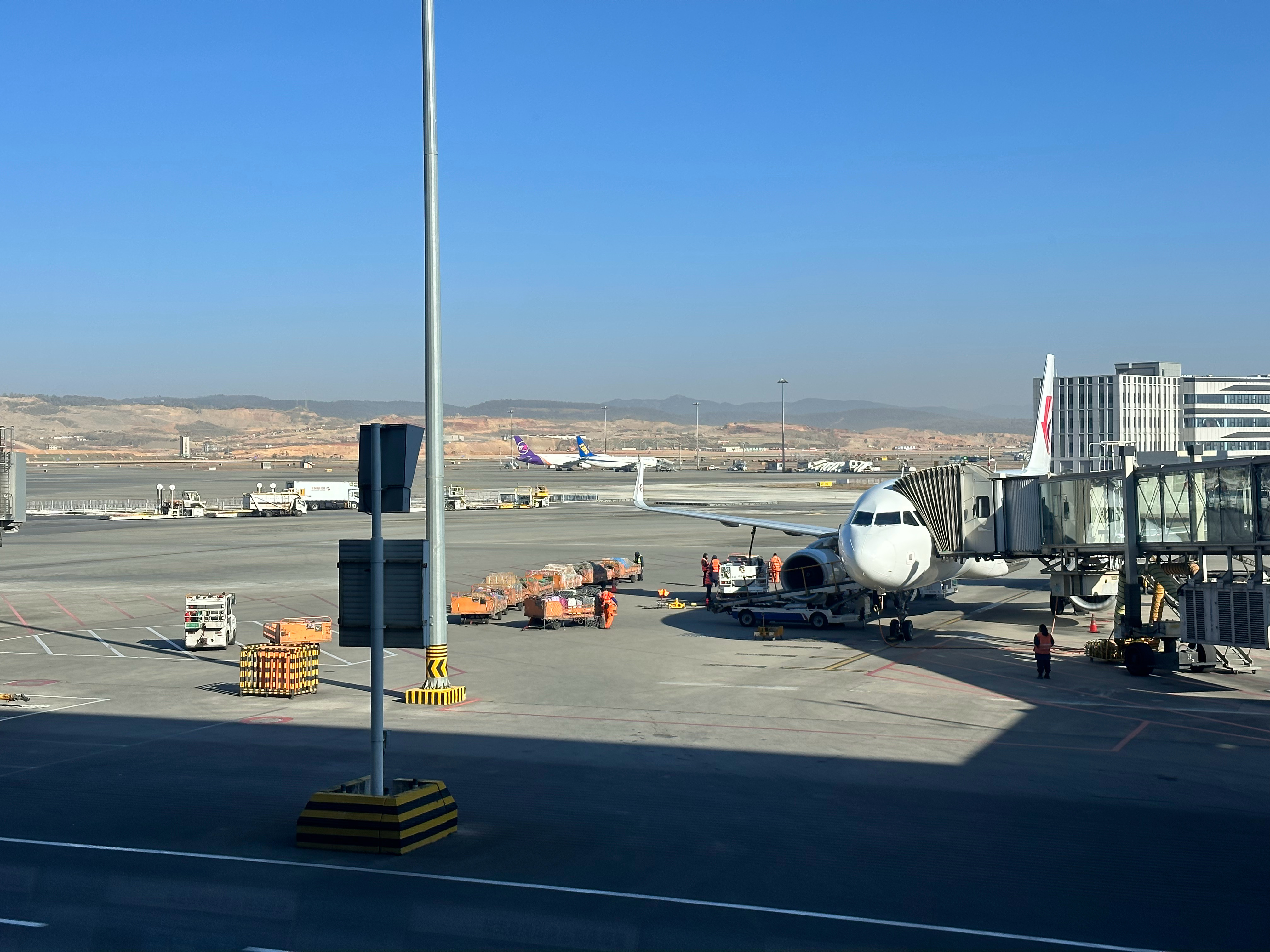 睡的最熟的一次，醒了就到王国了飞机上小孩子的哭闹从未如此助眠～ 昆明·昆明长水国