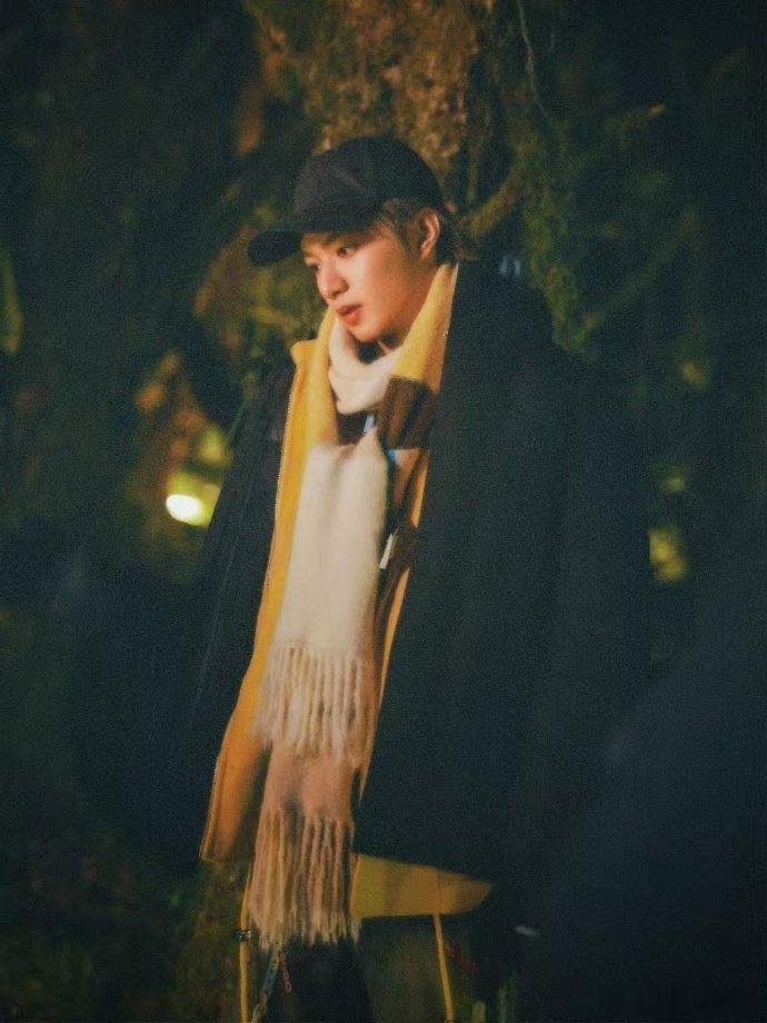 刘耀文宇闪不是一个美食节刘耀文晒宇宙闪烁请注意plog 刘耀文晒宇宙闪烁请注意p