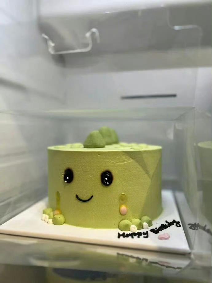 可爱的蛋糕瞬间变成恐怖画风了