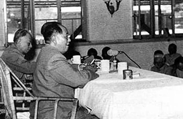 毛主席说：“台湾只要回归祖国，除外交必须统一于中央外，所有军政大权、人事安排大权