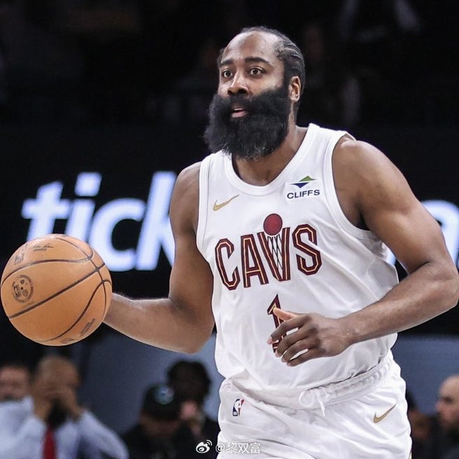 哈登谈及放弃右手拇指手术的原因是要休息太久了，“肯定会有不舒服，但能找到克服的办