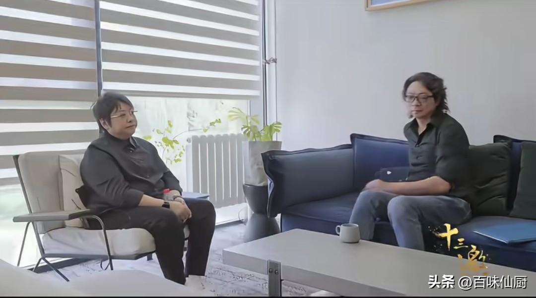 原先一直认为许知远挺不靠谱的，《十三邀》对话女嘉宾，才发现寒大更不着调得很。[呲