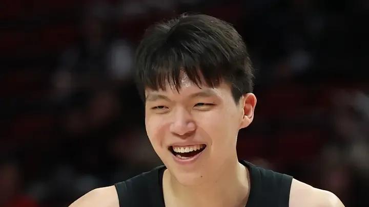 两双！杨瀚森全场出战21分钟，8投7中砍下18分10篮板5助攻
07月15日讯，