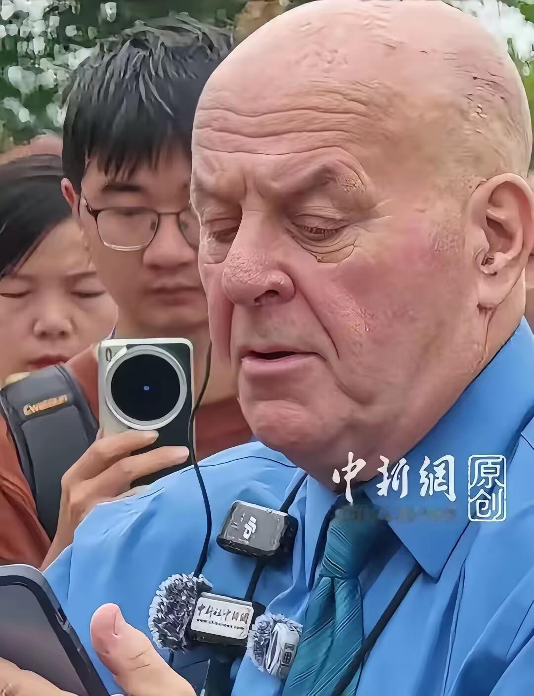 赛考斯这趟中国之行，收到的最珍贵礼物，不是牡丹刺绣，也不是鲜花和掌声，而是远在美