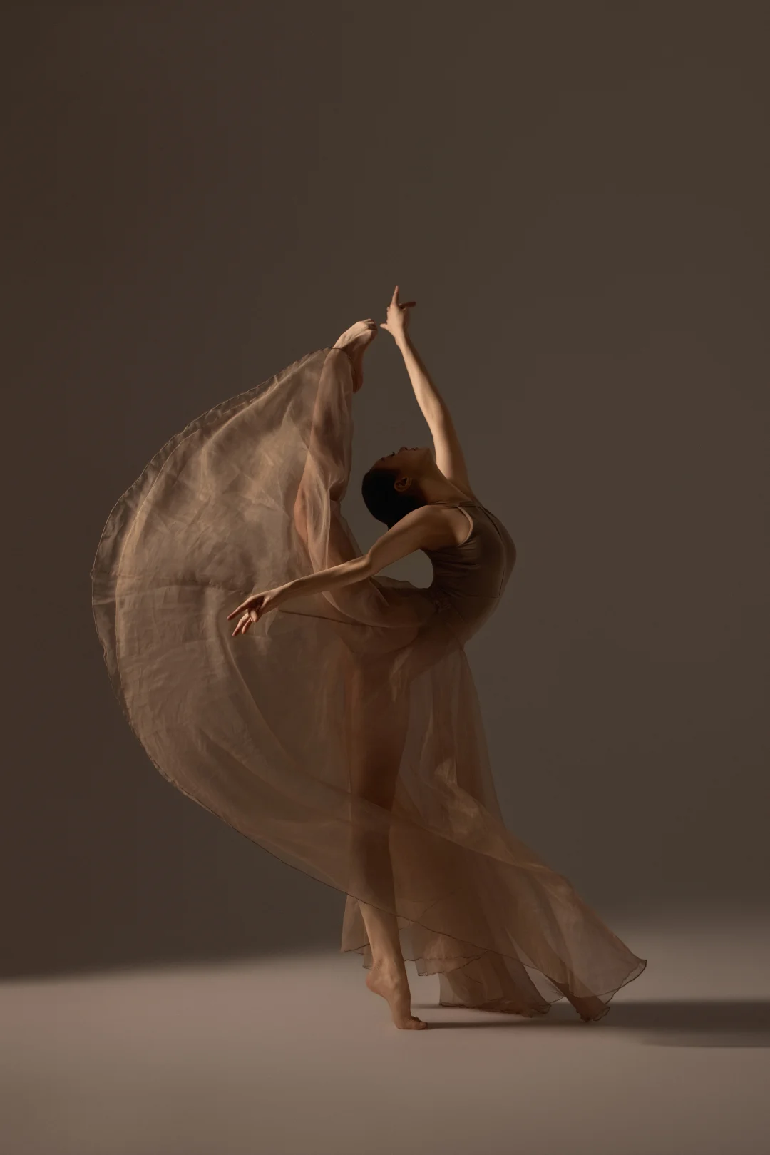 这就是舞者独有的顶级浪漫吧｜极简舞蹈写真