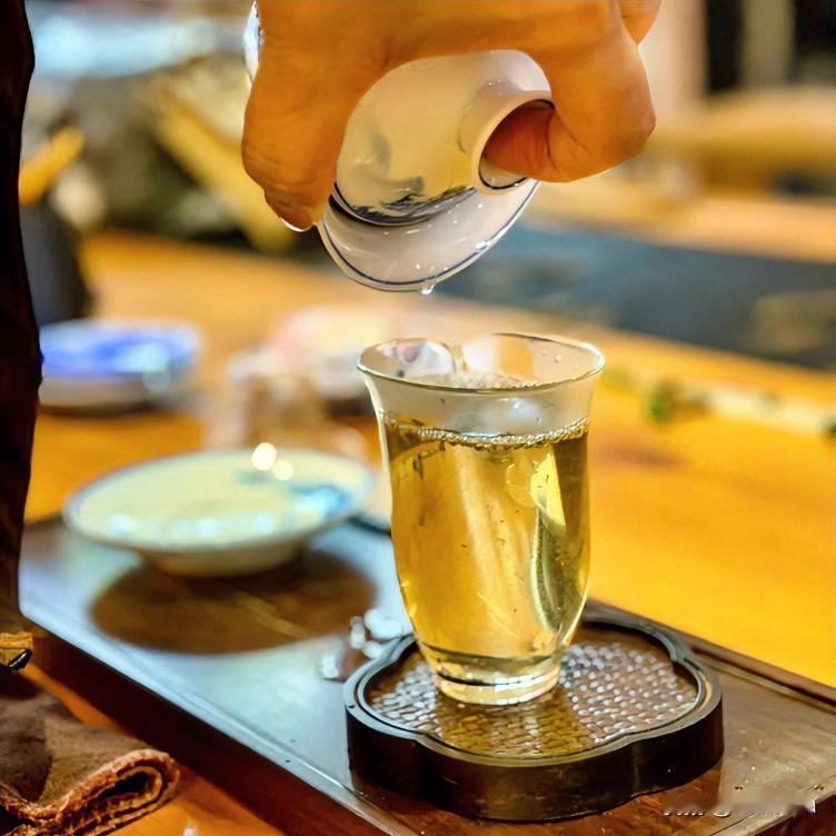 知道绿茶都有哪些功效吗?

借一盏春茶的时间，把日子过得像草木一样自然。

 晒