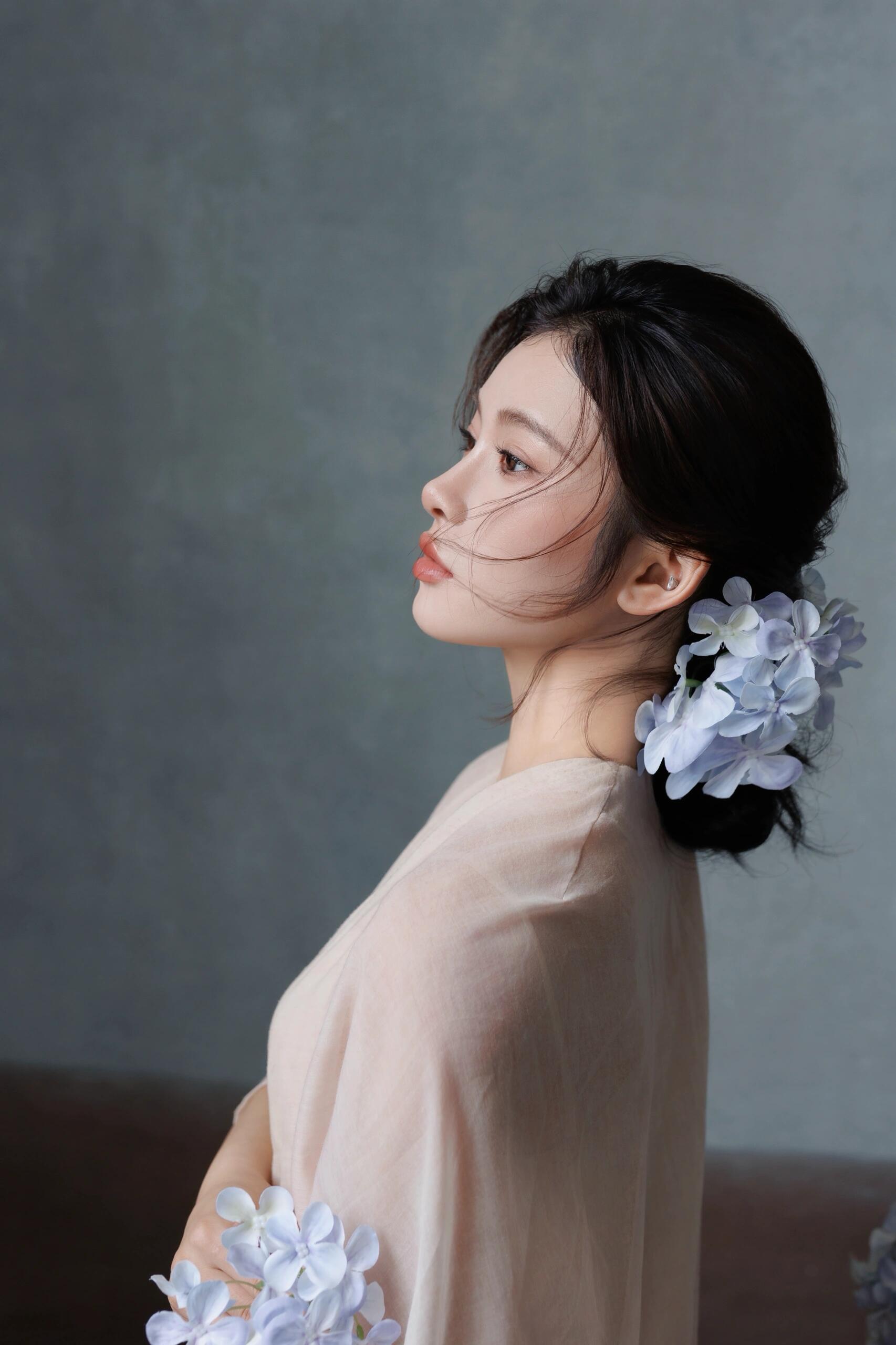 美可以威武霸气，也可以温柔宁静是她给女孩子提供了张扬的可能性而且自己先承担了谩骂