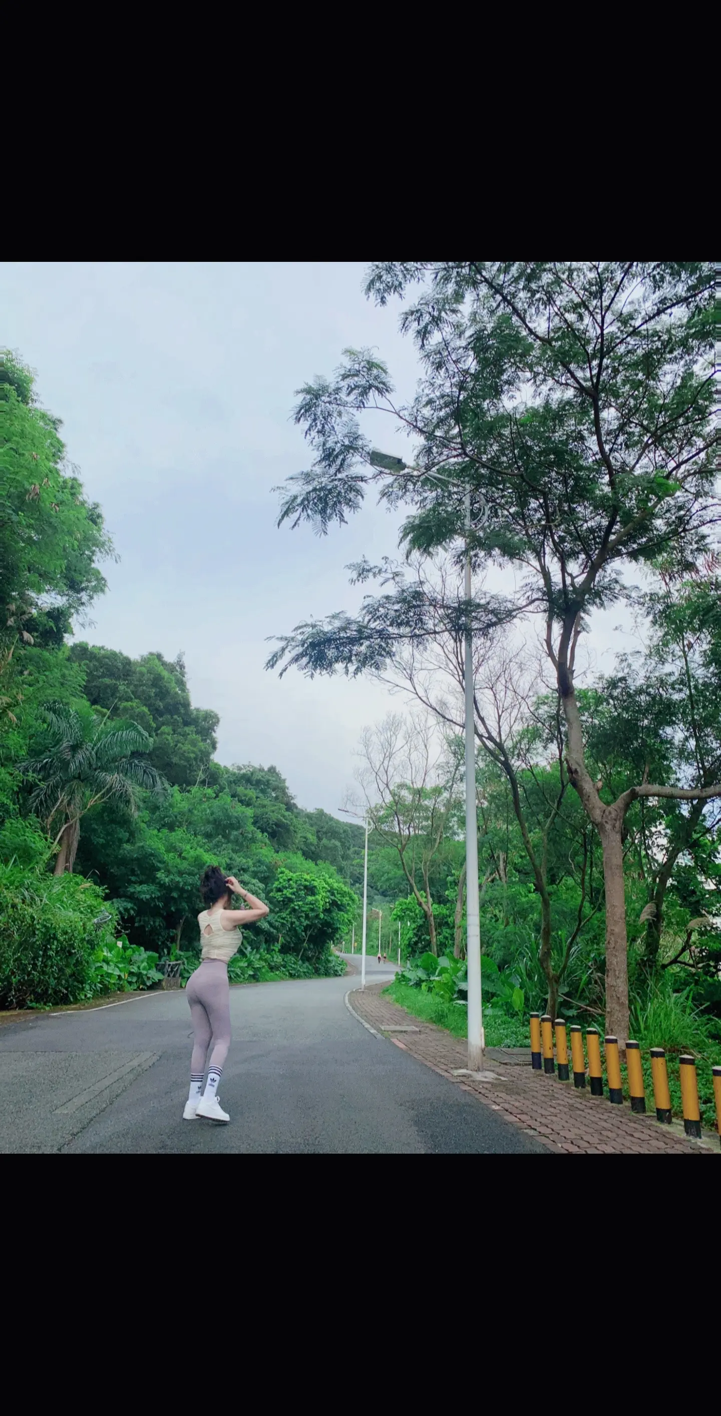 小小梧桐山⛰️今天看谁拿捏谁🤏🏻。我拿什么和她比 她会穿黑丝给你看...