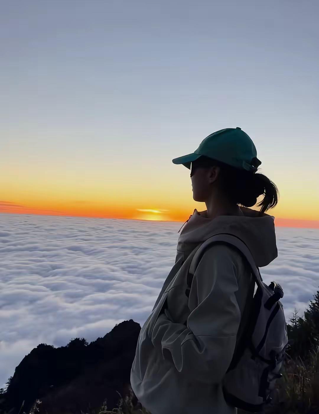 很多事我心知肚明 但懒得拆穿 不想计较也不想对峙什么 人各有心 心各有见 那些明