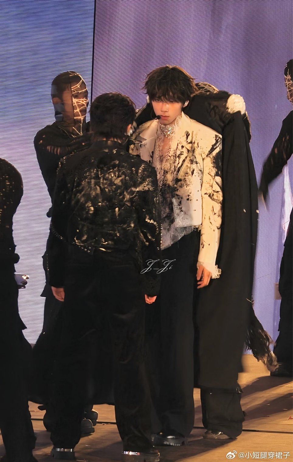 橹穆最新同框好家伙，就那么几张光明正大的同框，你们这是玻璃渣子里面找🍬吃吗，你