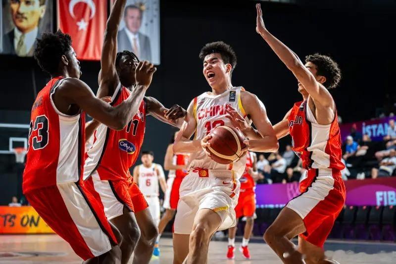 U17男篮世界杯小组赛第二轮打响，中国U17男篮苦战四节，最终以78-87不敌加