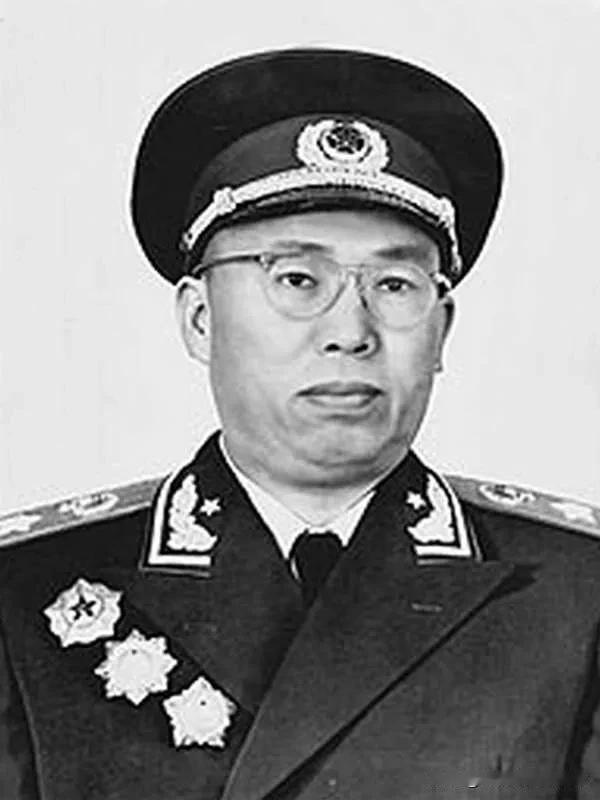 1955年授勋，我们有政工元帅，那有没有政工大将呢？
十大元帅里面，专职做军队政