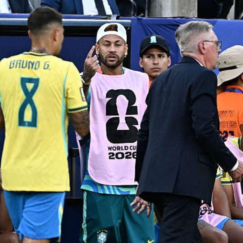 neymar巴西1比1摩洛哥内马尔在替补席也很着急内马尔