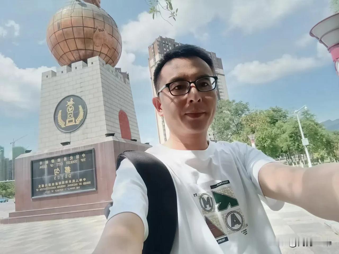分享一个感悟：
在广东带学生实习，搞得又黑又瘦。回家休息中，长肥点再回贵阳。这段