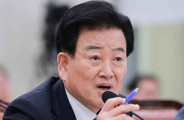 谁能想到韩国一位部长的公开发言直接惹怒美国，还让自家安全防线差点“半瘫痪”。
 