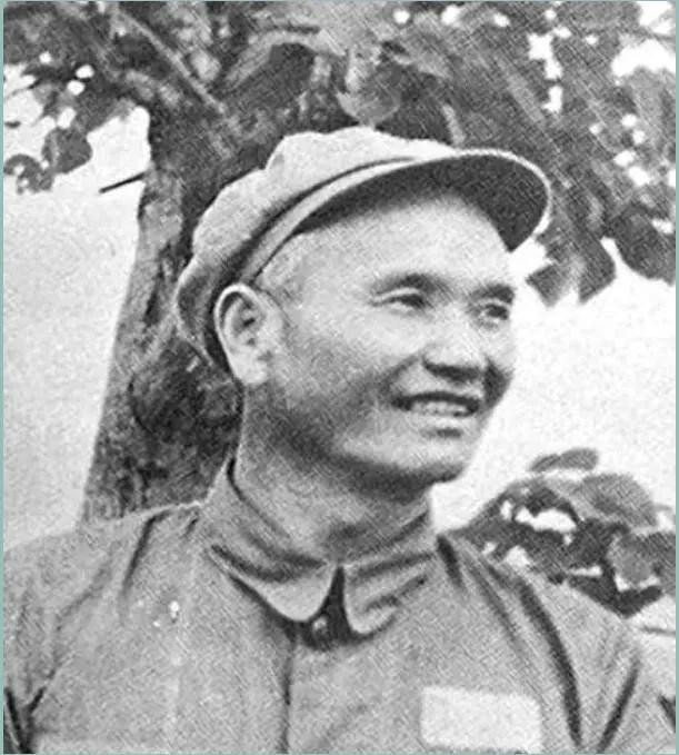 周骏鸣与新四军第四支队第八团改编历史资料
 
全民族抗战爆发后，新四军在江南正式