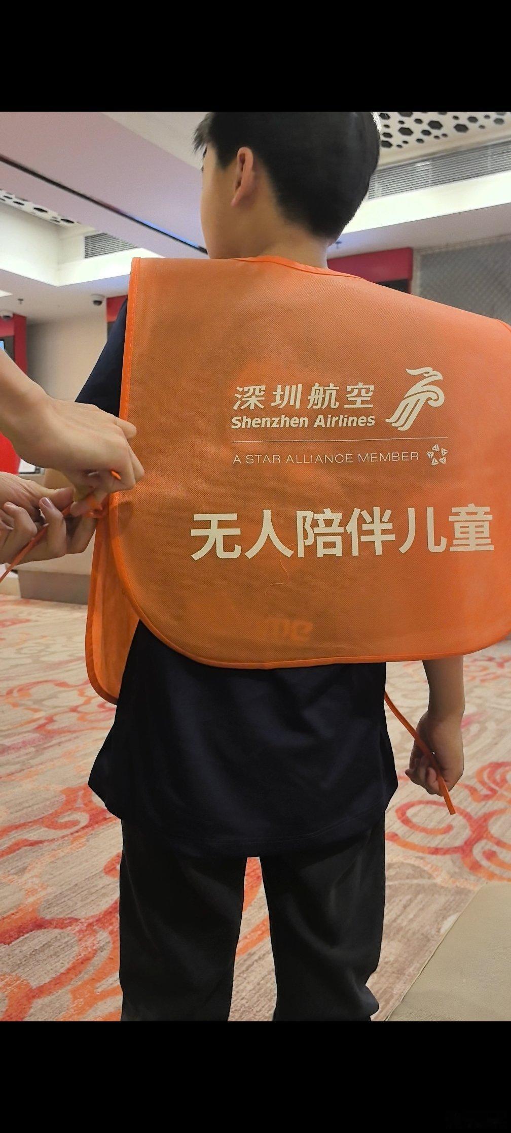 比完赛，我问：“这一次又没拿奖杯，急不急？”小伙子倒是没有气馁：“菜就多练呗，又