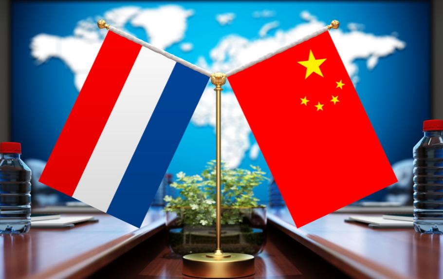 [微风]荷兰再次加强了禁运，这次连封装设备都不允许出口。可谁都没想到的是，中国厂