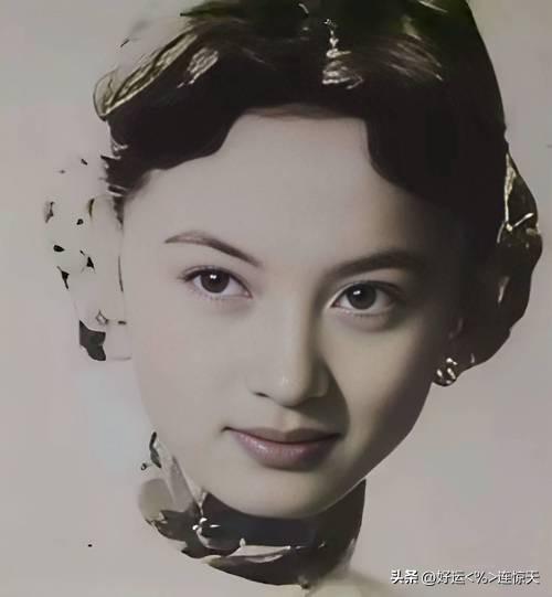 1918年，军阀唐继尧以打麻将的名义，将部下的妻子钱秀芬骗到家中。刚坐到麻将桌上