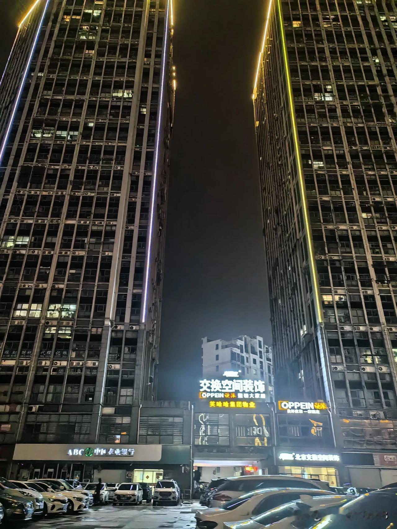 用一首歌，证明你已经老了《同桌的你》，老狼的歌声一响起就勾起很多回忆。