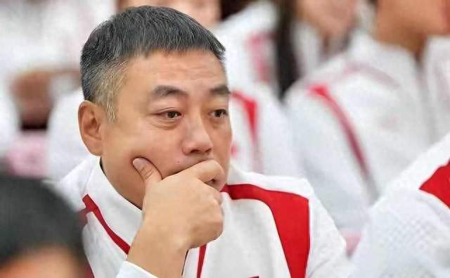 刘国梁还在国际乒联开会，有人却说他被带走了，这事儿到底咋回事