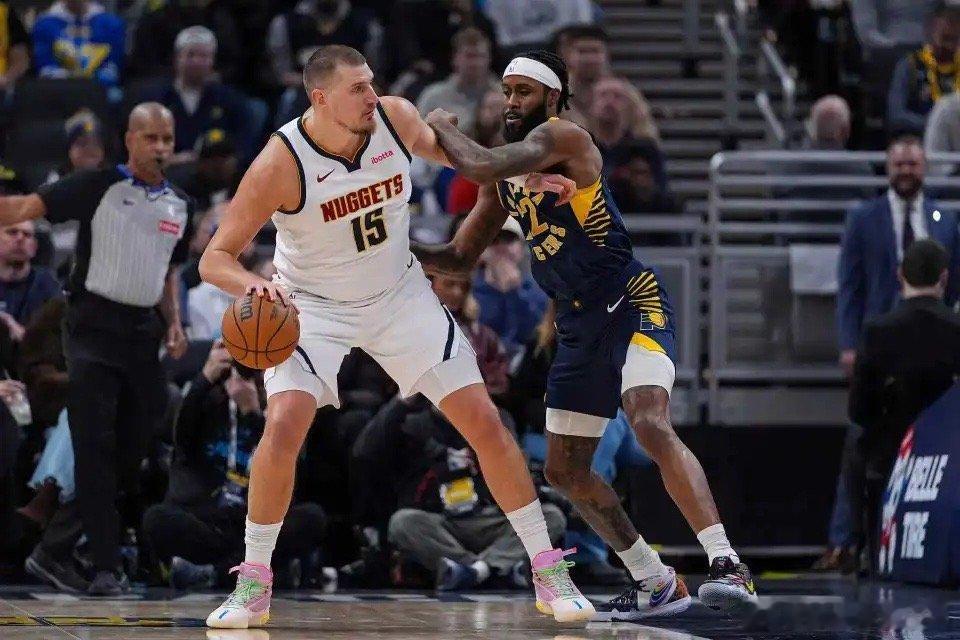 北京时间12月4日，NBA常规赛掘金客场对阵步行者，约基奇与穆雷双核给力表现，引