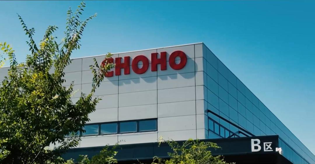 征和工业正式成为张雪机车的官方技术合作伙伴，为其提供传动系统的关键链条部件。张雪