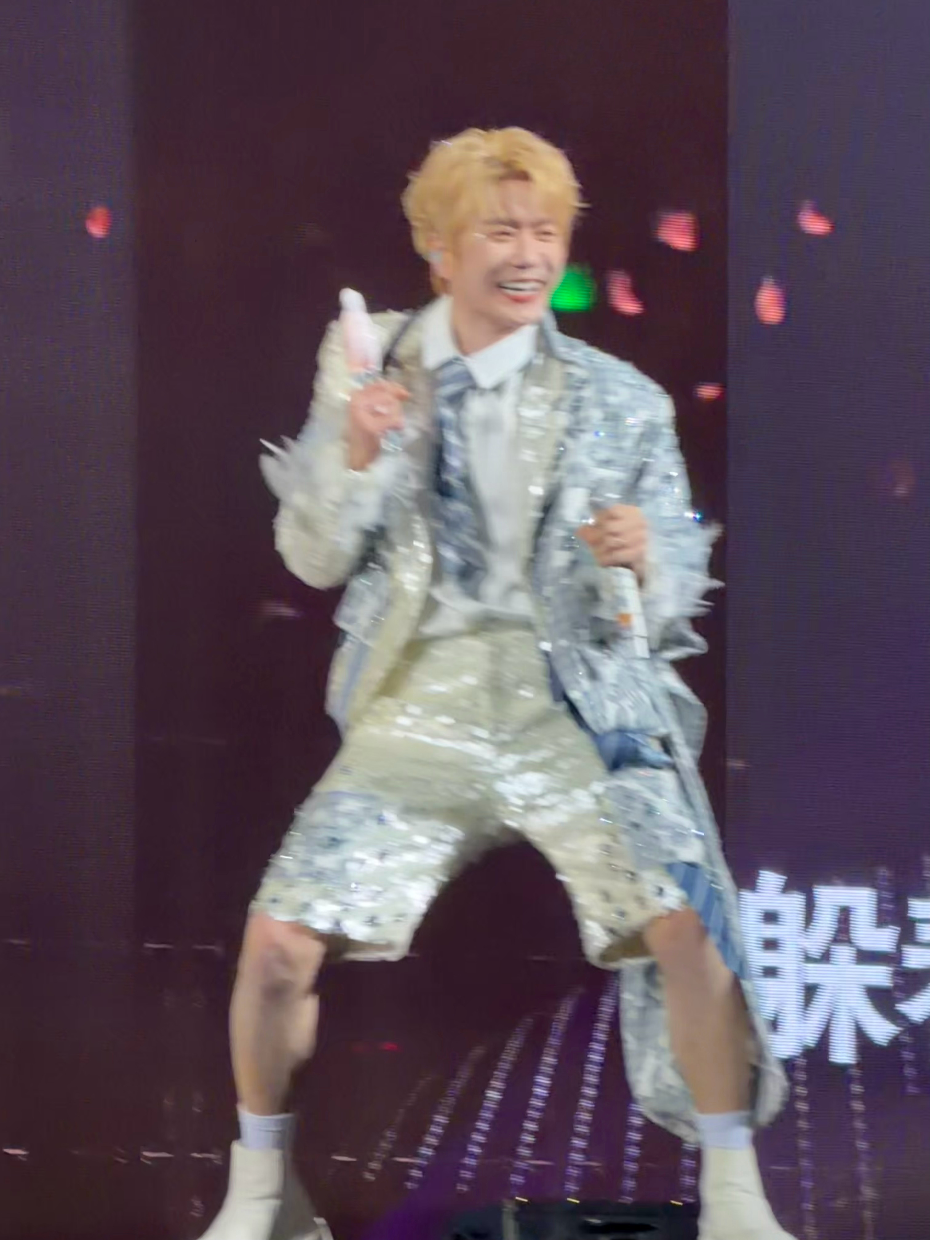 陆虎  哎呦这个太好笑了🤣一定要点开实况 