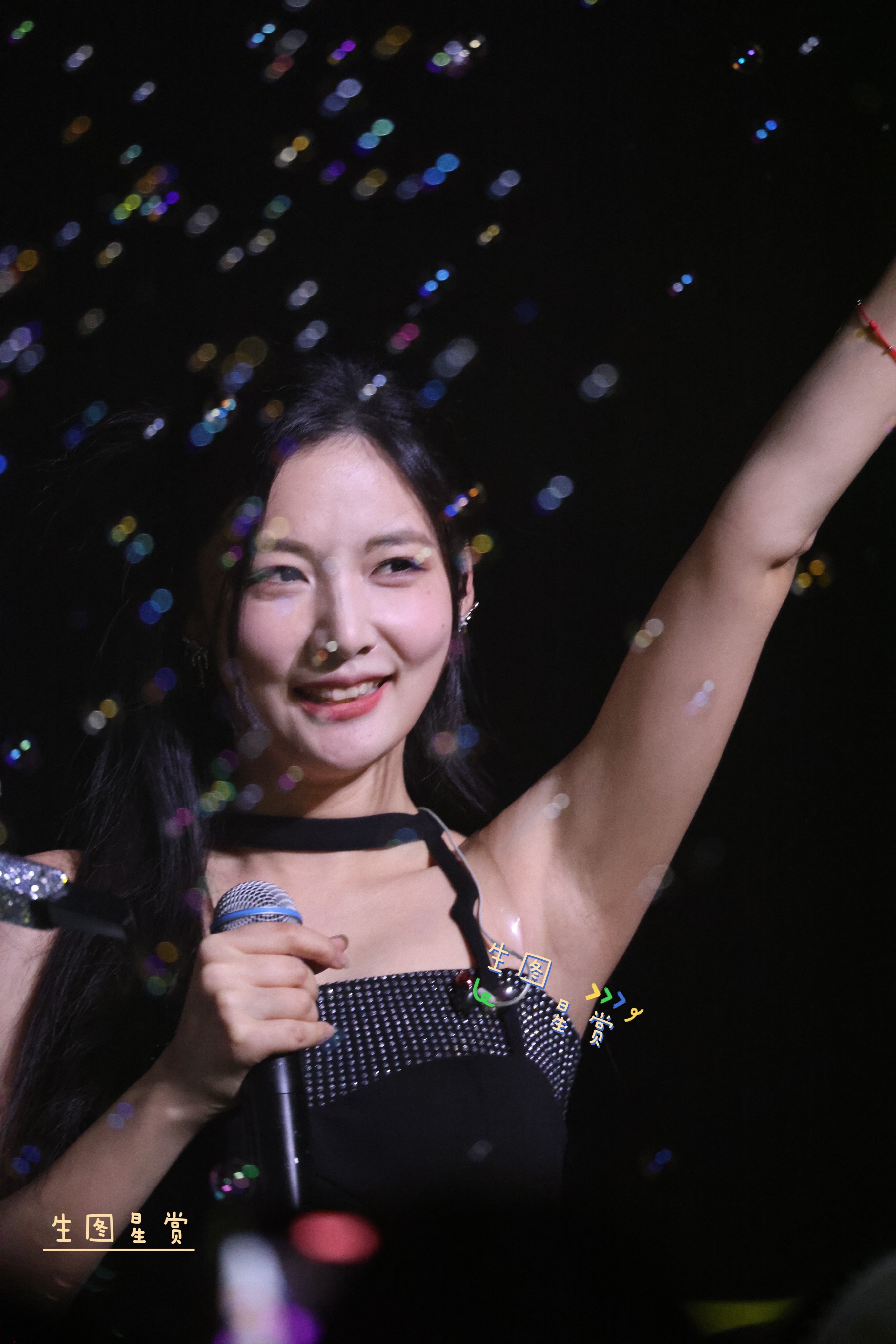 辣妹赵粤上线，舞台助演光芒四射💃🏻✨赵粤[超话] ​​​