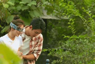 谁刷完岁月有情时大结局没哭？
我把手机哭到自动锁屏！
你还记得小满蹲在桥洞啃冷馒