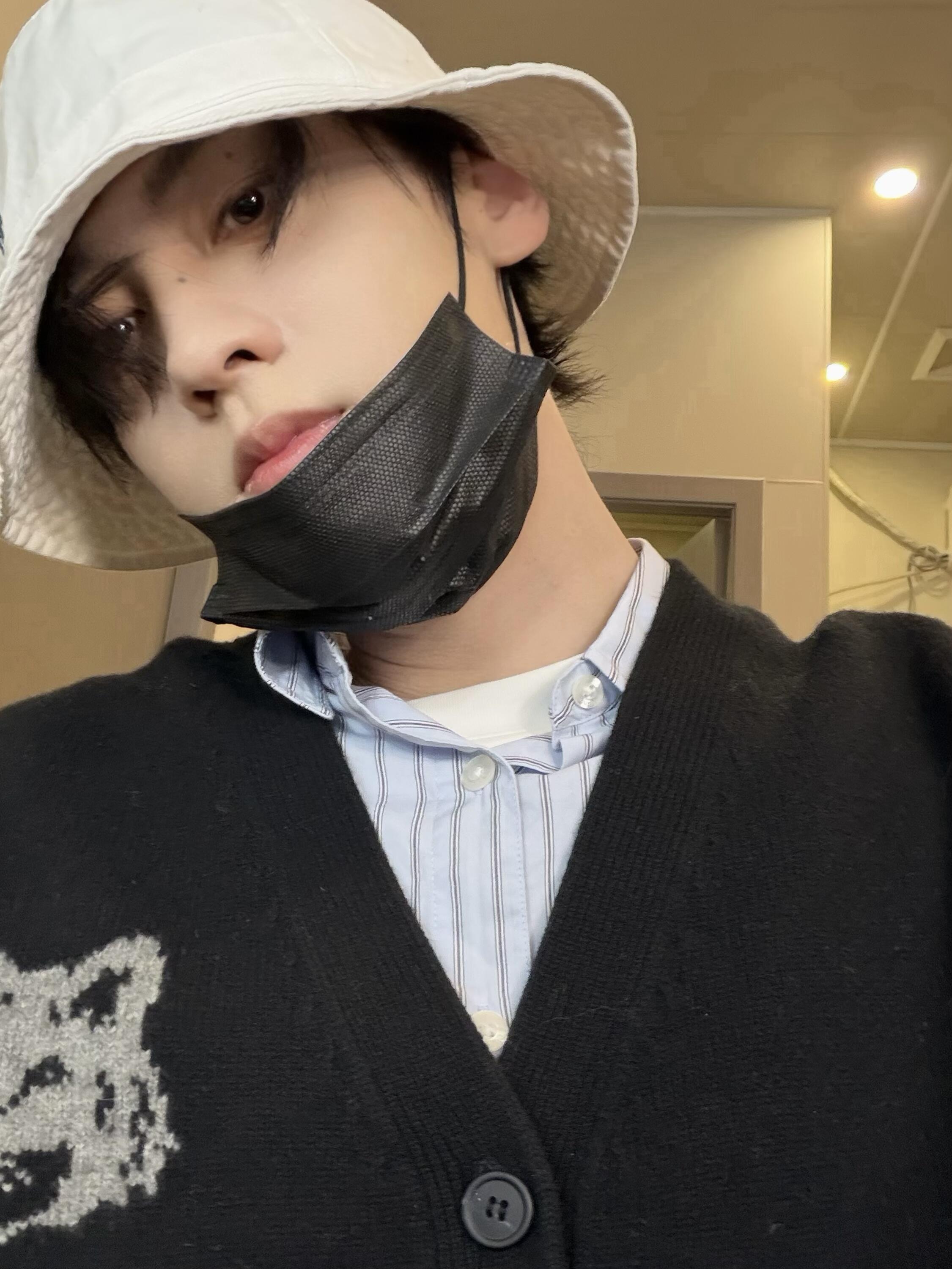 田栩宁三宫格自拍营业🤳 