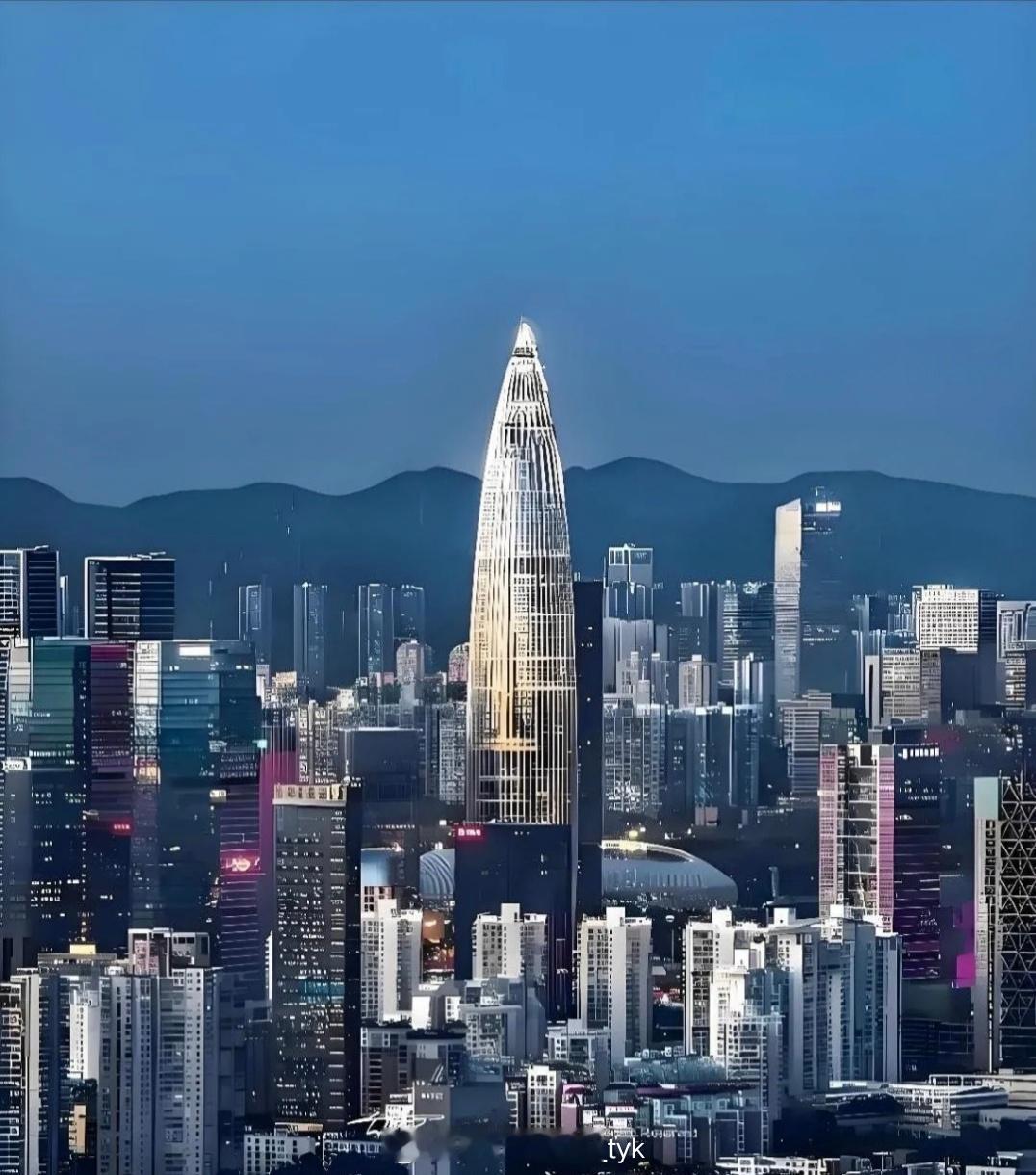中国城市发展状况： 第一梯队，高度发达: 香港、澳门； 第二梯队，超级发达: 北
