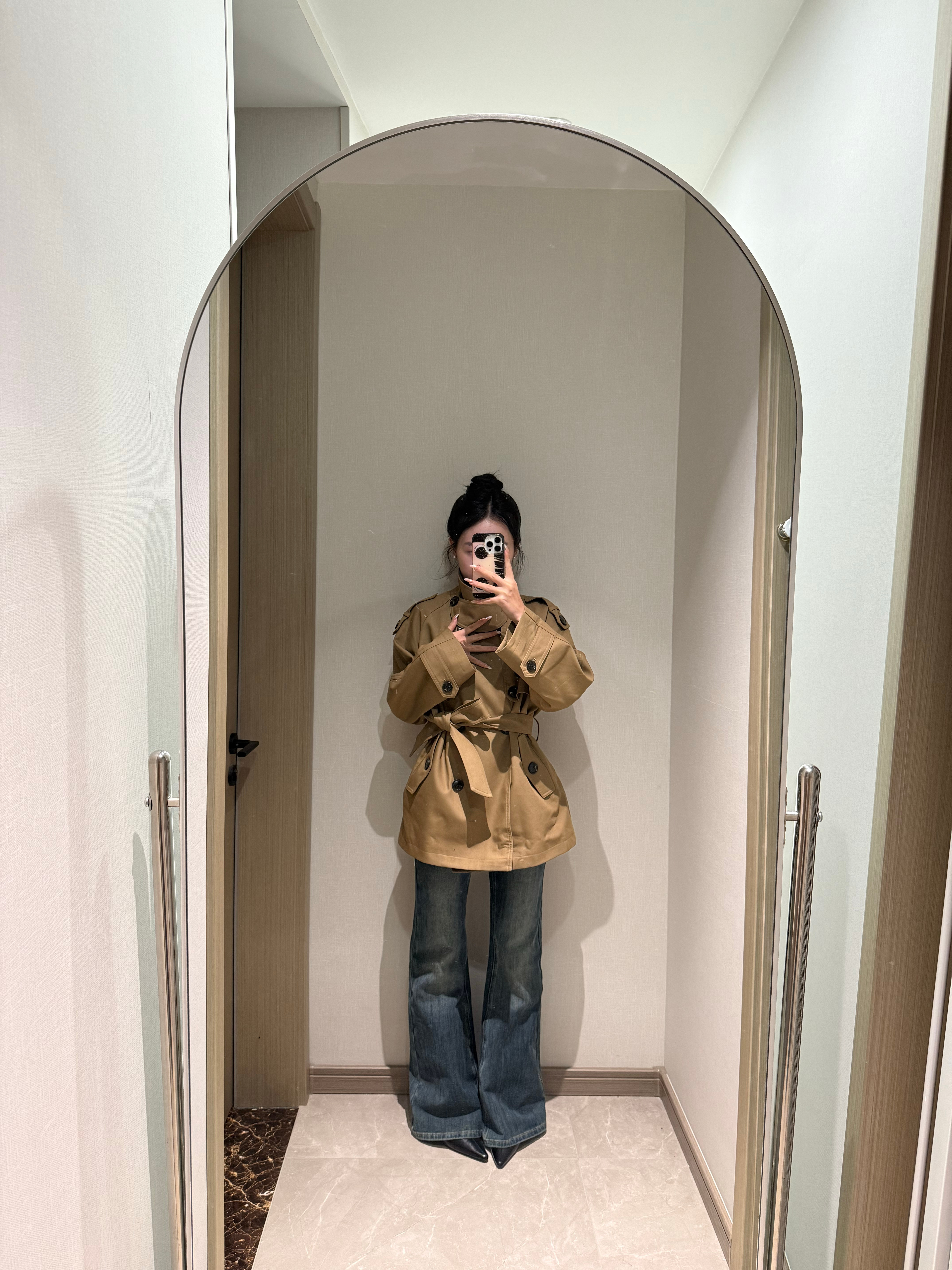 周淼的风衣到啦 下次梳一个低丸子头[awsl]蘑糯糯这套也到了 这个帽子真是百搭