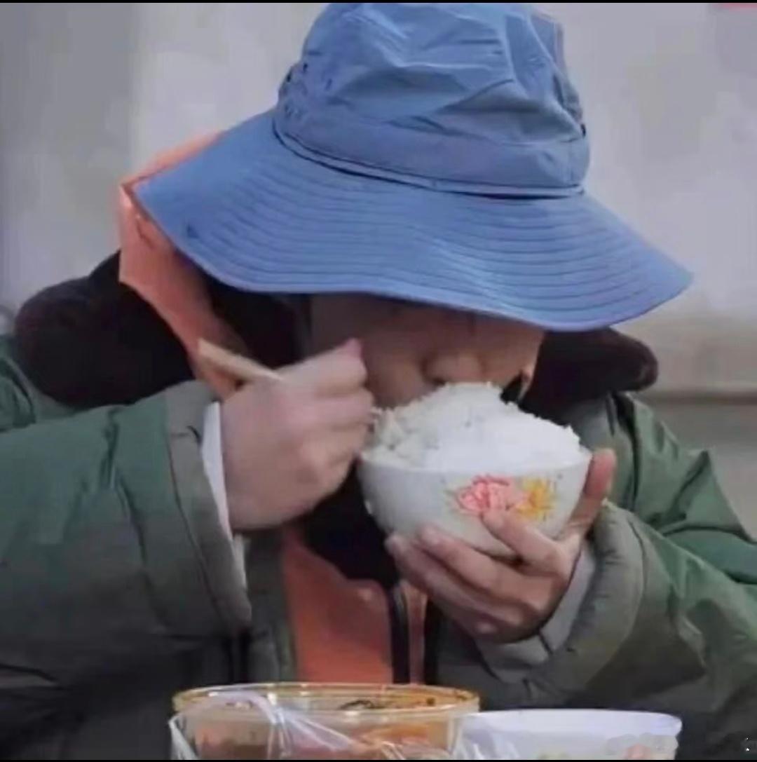 十个勤天[超话]好抽象，好喜欢十个勤天抽象头像～请亲爱的禾禾们笑纳～ 十个勤天 