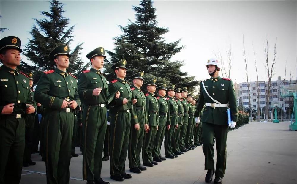 如果你是毕业生入伍，退役后1年内可享受应届毕业生就业、升学政策。比如考研、考公、